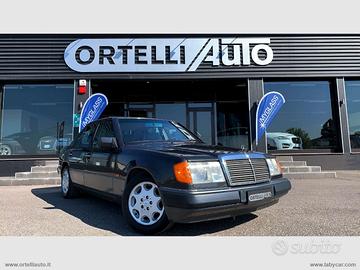 MERCEDES-BENZ 200 E DA COLLEZIONE