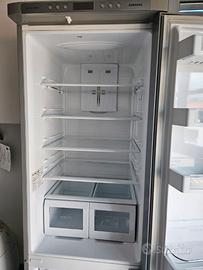 Frigorifero Samsung in perfetto stato.