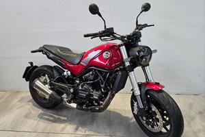 BENELLI Leoncino 500 .