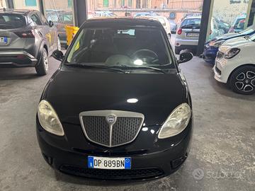 Lancia Ypsilon 1.3 MJT 75 CV MomoDesign