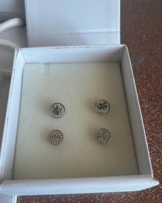 Due paia di orecchini guess