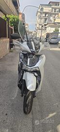 Sh 125 sport incidentato
