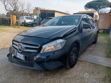 Mercedes-benz A 180 CDI POCHISSIMO DANNO