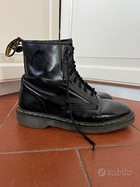 Anfibi dr martens outlet 41 nero