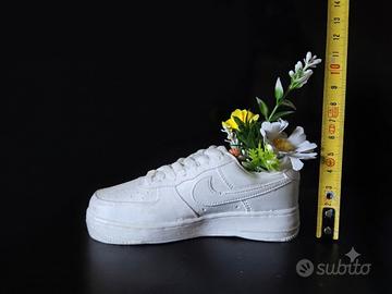 vasetto con piantine nike air force 1