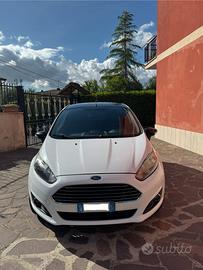 FORD Fiesta 6ª serie - 2015
