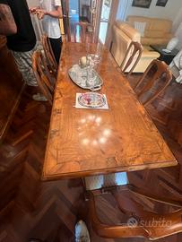 Tavolo in legno massiccio stile 800