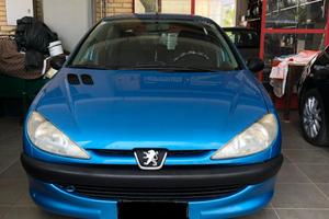 Peugeot 206 ( anno 2002) 180.000 km