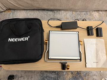 Faretto LED Neewer NL480 + 2 batterie e borsa