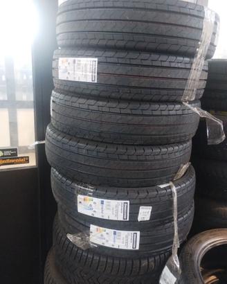 6 gomme NUOVE BRIDGESTONE per Furgone