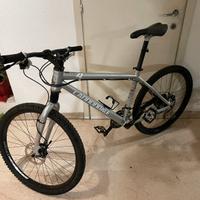 Bicicletta cannondale F4