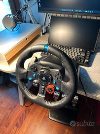 Volante Logitech G29 con pedaliera e cambio