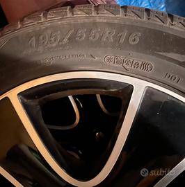 4 Cerchi in lega x renault clio 4 più 2 pneumatici