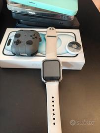 iPhone 15 128 GB + Apple Watch SE 2° gen + airpods