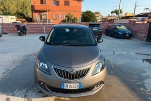 Lancia Ypsilon 1.0 Mild Hybrid Gold