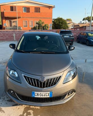 Lancia Ypsilon 1.0 Mild Hybrid Gold