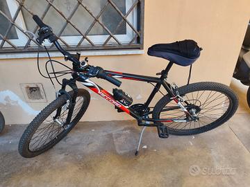 bicicletta Mountain bike 