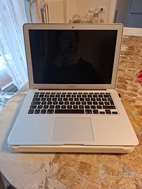 MacBook Air 13" 2017 i5 8GB - Batteria danneggiata