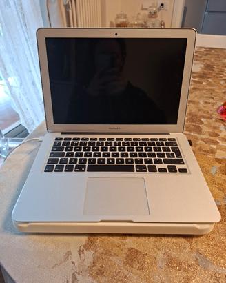 MacBook Air 13" 2017 i5 8GB - Batteria danneggiata