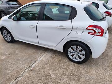 Peugeot 208 1.4 HDi 2013 diesel euro 5 porte 5