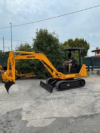 E255 - Escavatore Komatsu 25 q