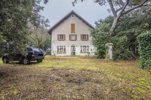 PRESTIGIOSA RESIDENZA CON GIARDINO E VISTA MARE