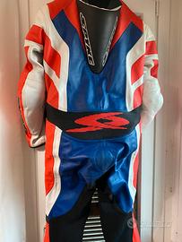 Tuta in pelle intera da moto di marca Spyke.