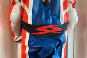 Tuta in pelle intera da moto di marca Spyke.