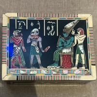 Scatola intarsiata in madreperla con geroglifici