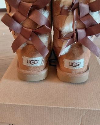 Ugg beige bambina n. 28,5