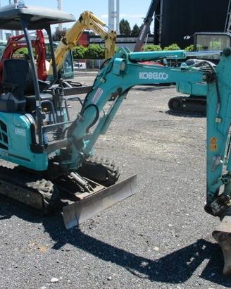 Miniescavatore Kobelco SK17 SR-3 carro variabile