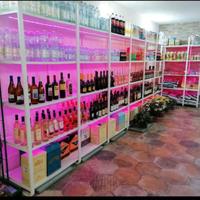 scaffali per negozio e casa