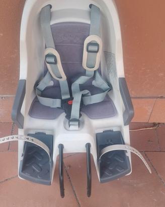seggiolino anteriore bici per bambino e casco.