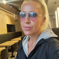 Babysitter, cameriera ,commessa