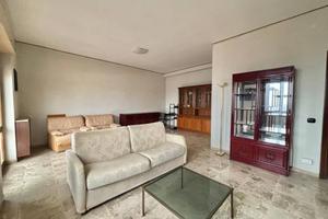 MORTARA CENTRO: AMPIO BILOCALE CON CANTINA