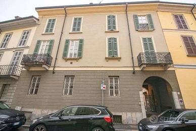 Casa indipendente di 370 m² con 5 locali e posto a