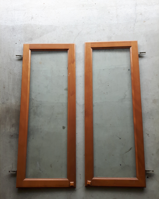 Ante in legno noce con vetro