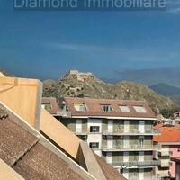 Monolocale panoramico con garage a Calatabiano