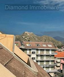 Monolocale panoramico con garage a Calatabiano