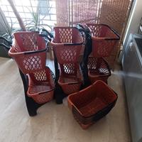 2 carrelli minimarket e 8 cestini