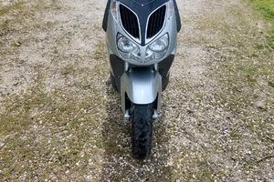 Aprilia sportcity 200