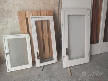 finestrino e finestre in legno