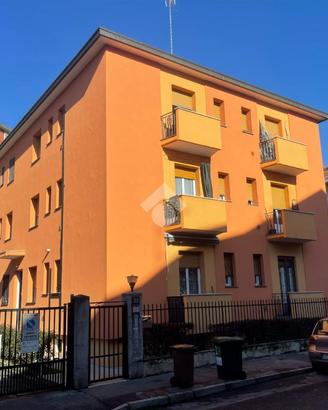 2 LOCALI A MILANO