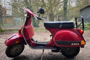 Vespa P200E America