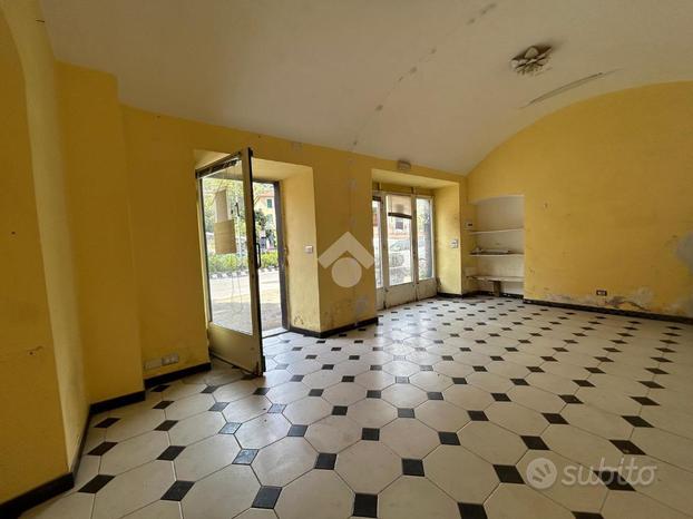 MAGAZZINO A SANTA MARGHERITA LIGURE