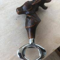 Apribottiglie artigianali in legno pregiato.