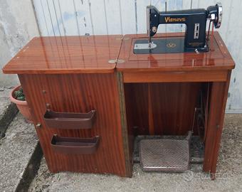 MACCHINA DA CUCIRE VINTAGE VISNOVA 