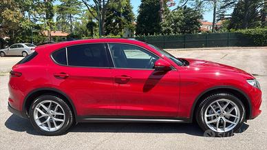 Alfa Romeo Stelvio q4 2.0 280 cv