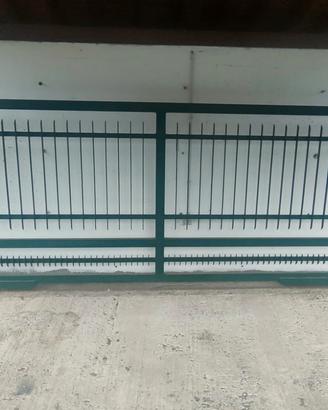 Cancello scorrevole in ferro