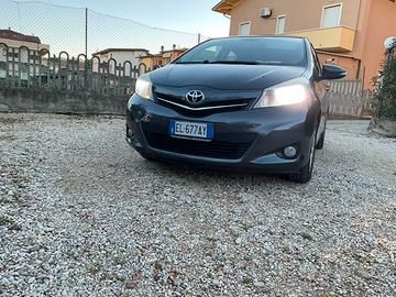 Yaris 1.3 5 porte Lounge - Bifuel